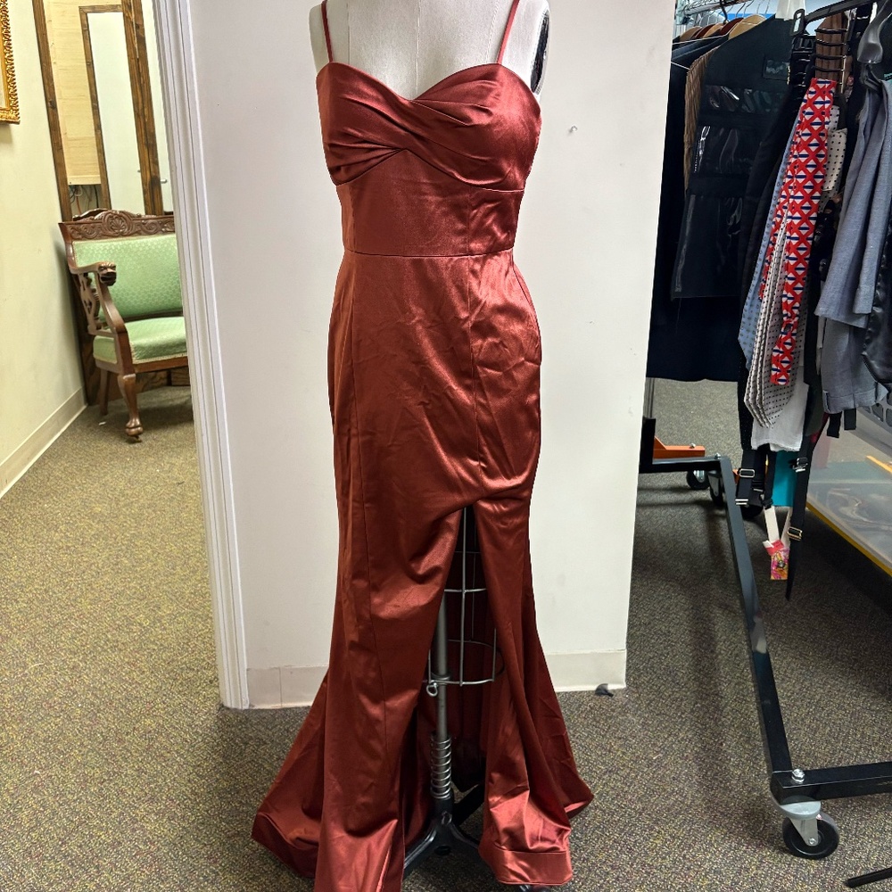 Sculpting Satin Low-Back Mermaid Dress